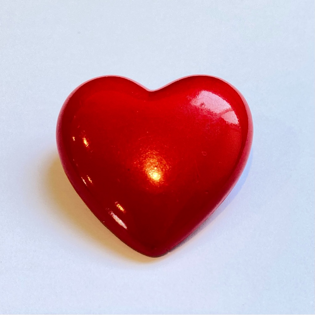 Vintage Hallmark Heart Pin Red Brooch 28$